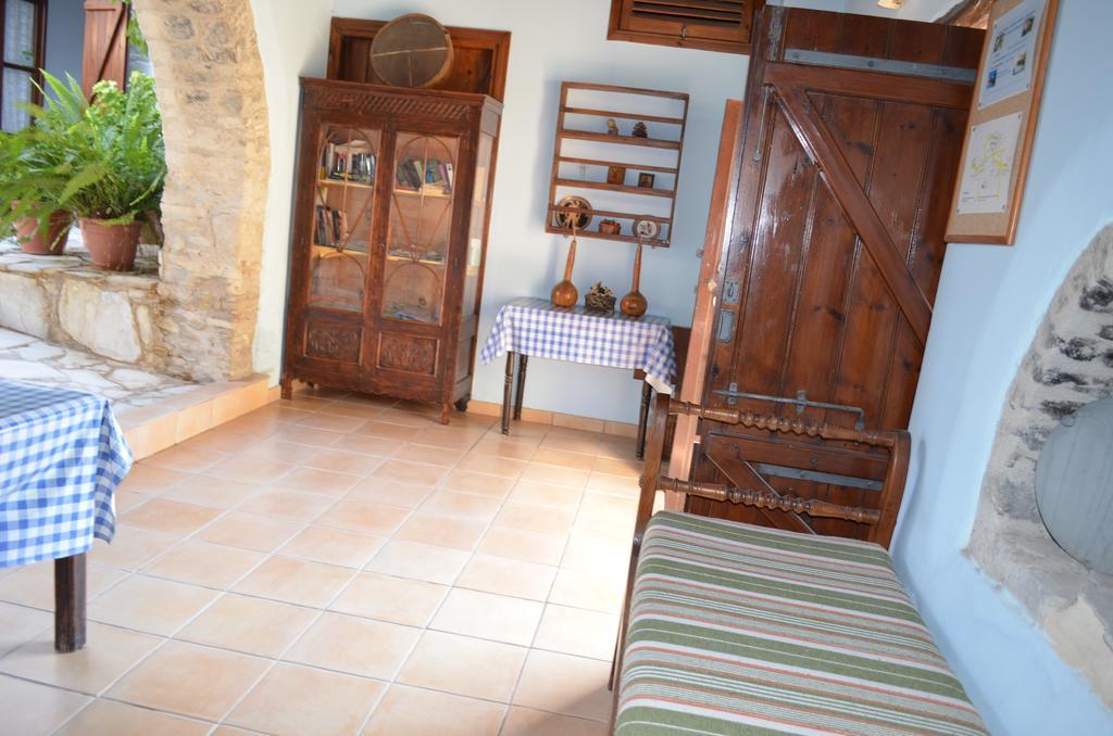 Traditional Village Houses Skarinou Extérieur photo